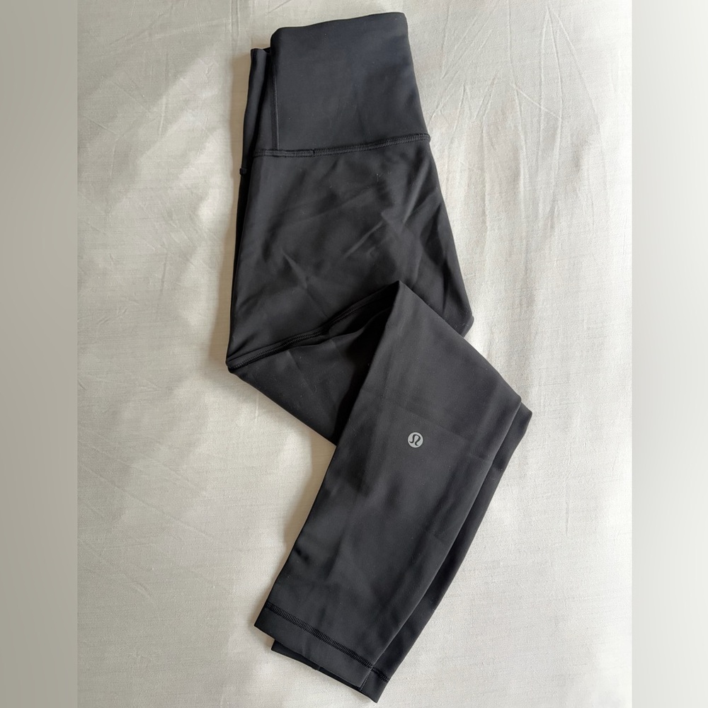 NWOT Lululemon Wunder Train size 4